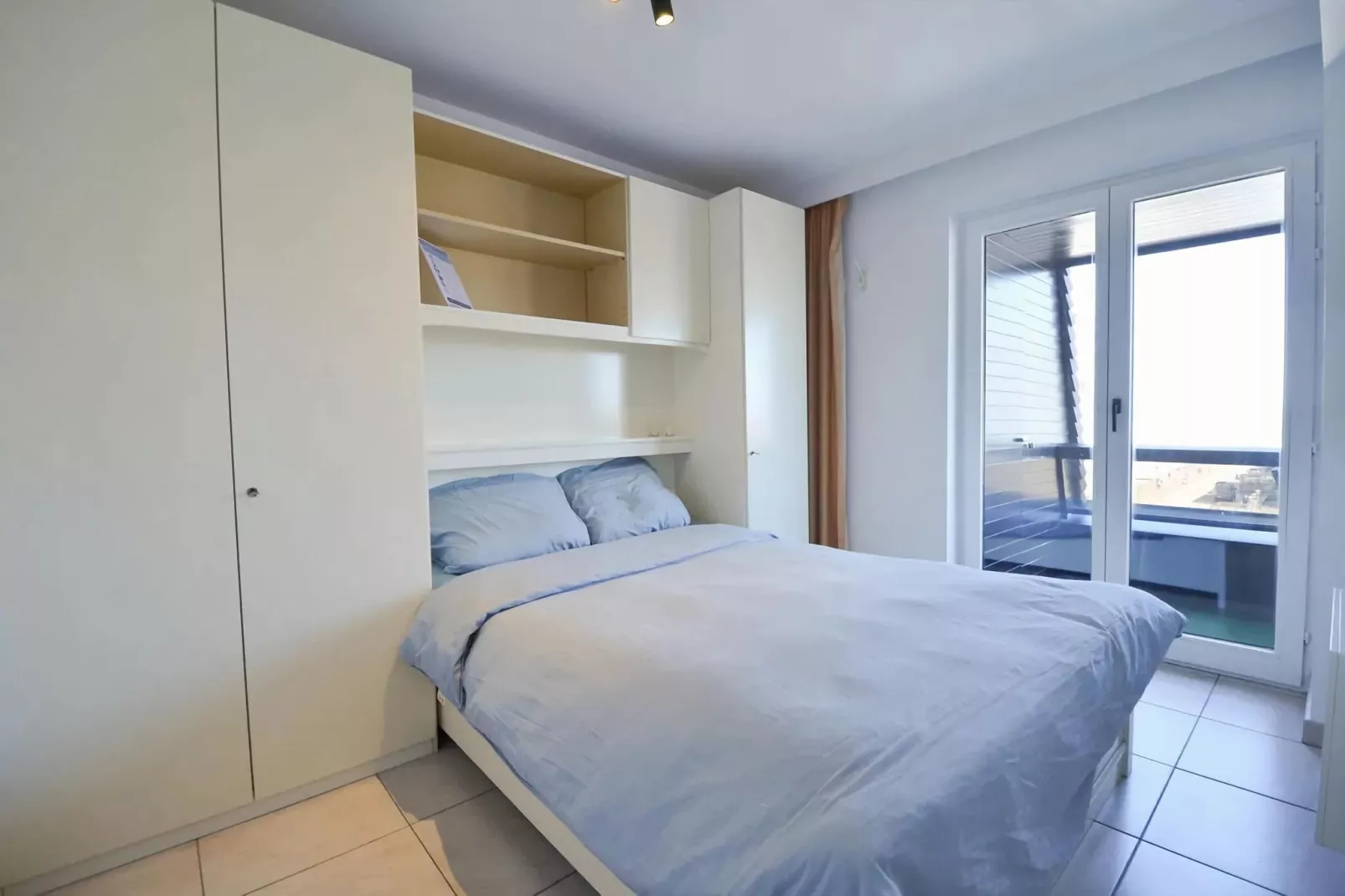 PLAZA I/1842-Bedroom