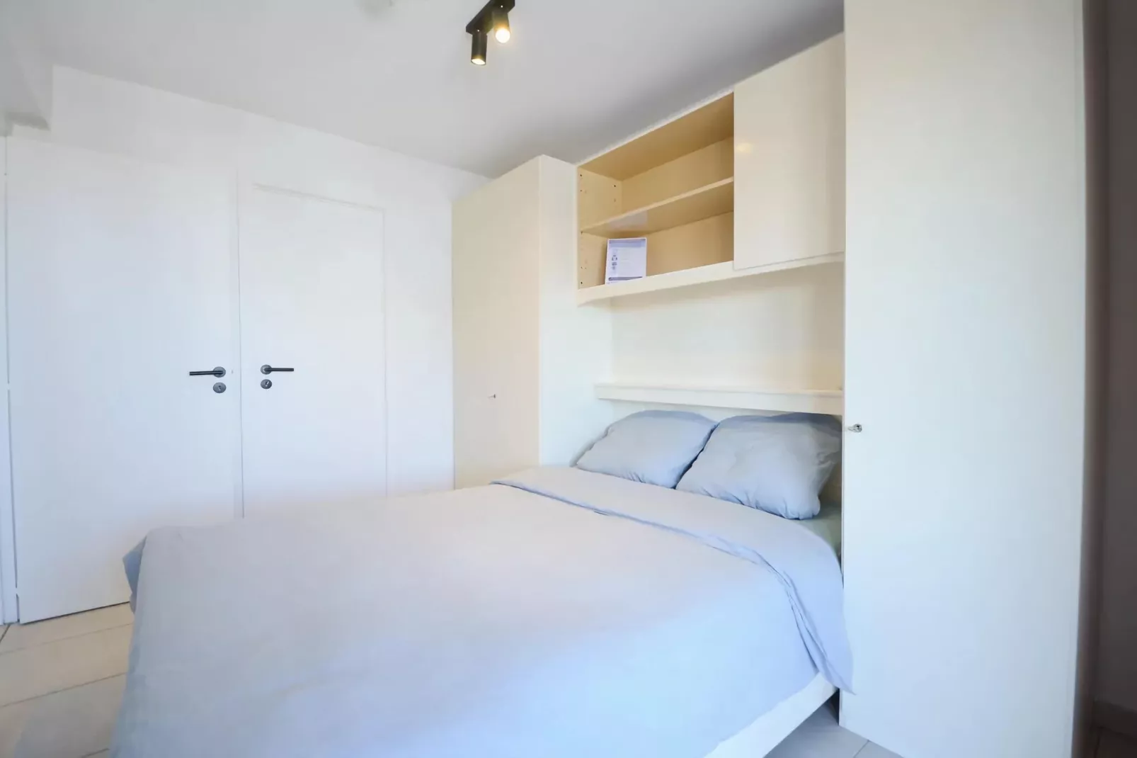 PLAZA I/1842-Bedroom
