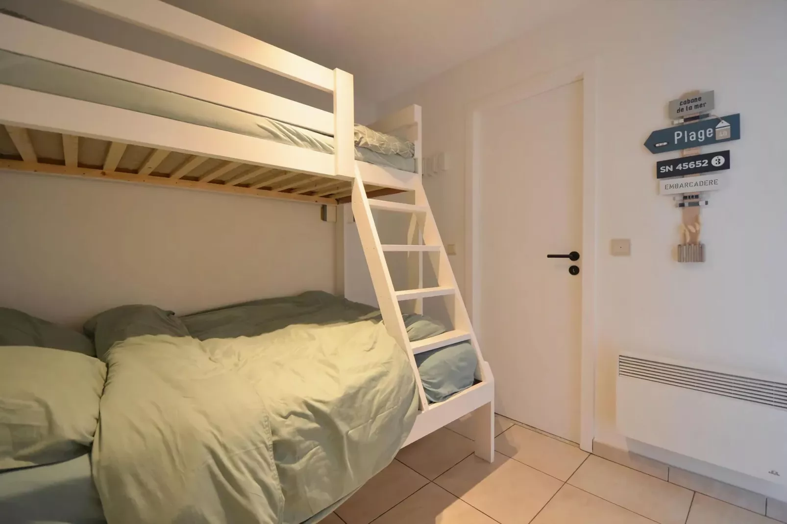 PLAZA I/1842-Bedroom