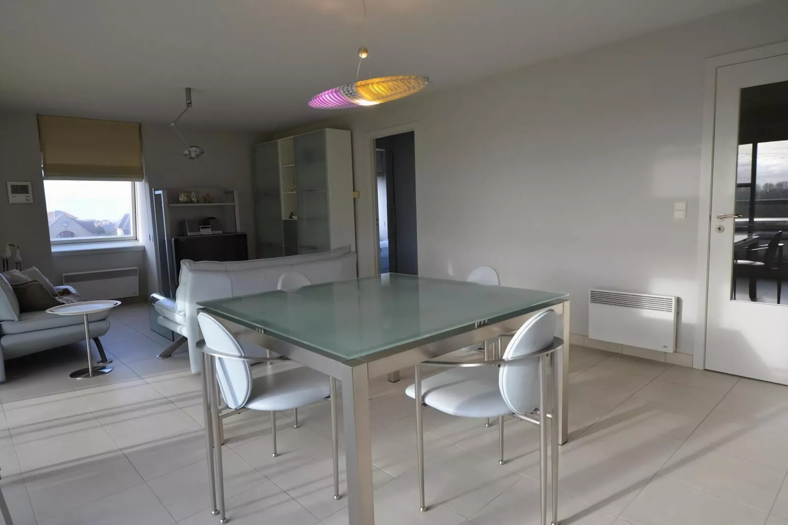 PLAZA J/2941-Living room
