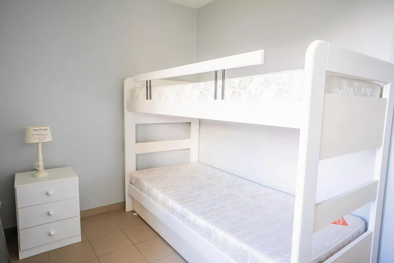 PLAZA Z/Z14-Bedroom