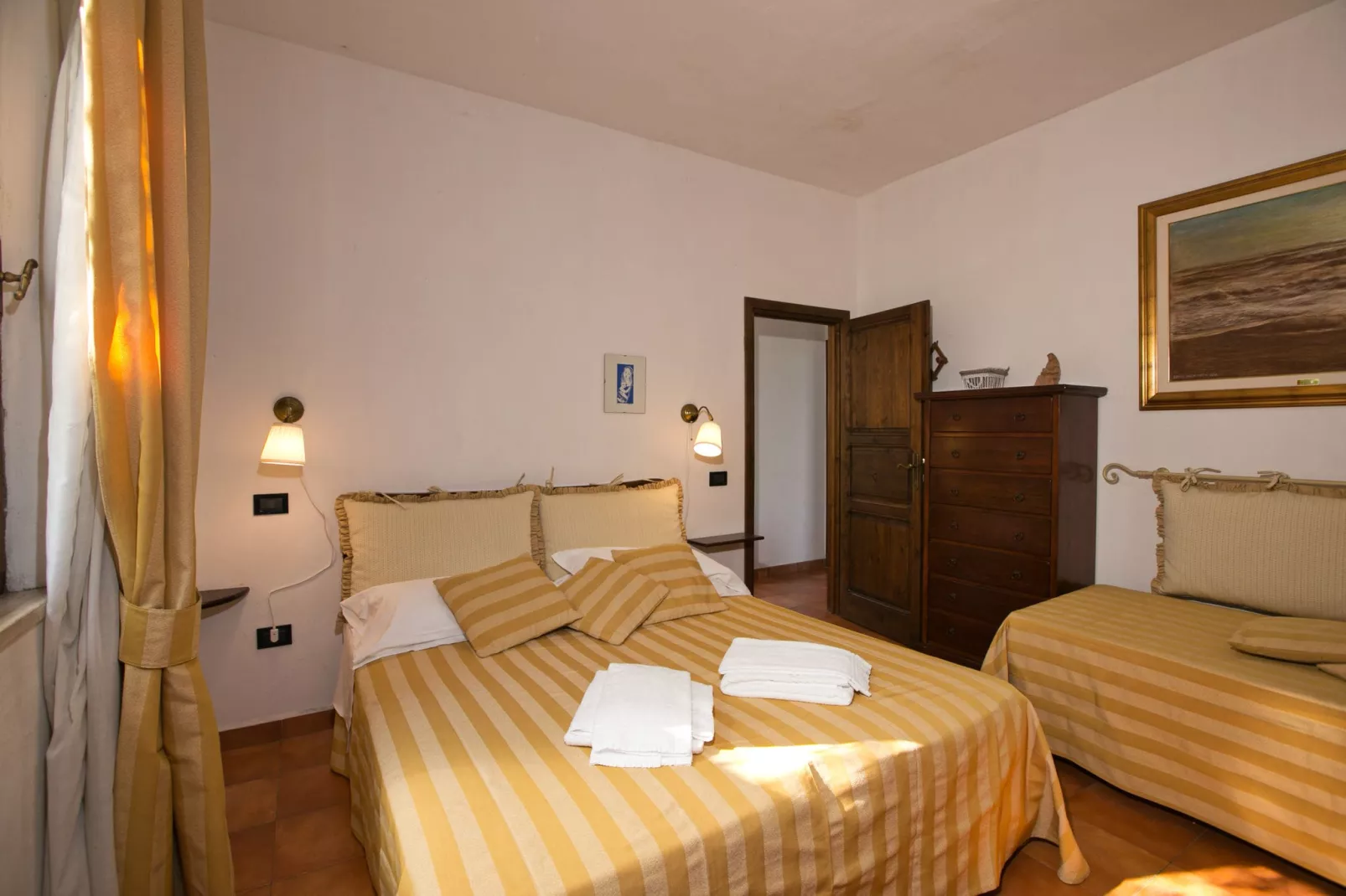 Sassetta Castagno-Bedroom