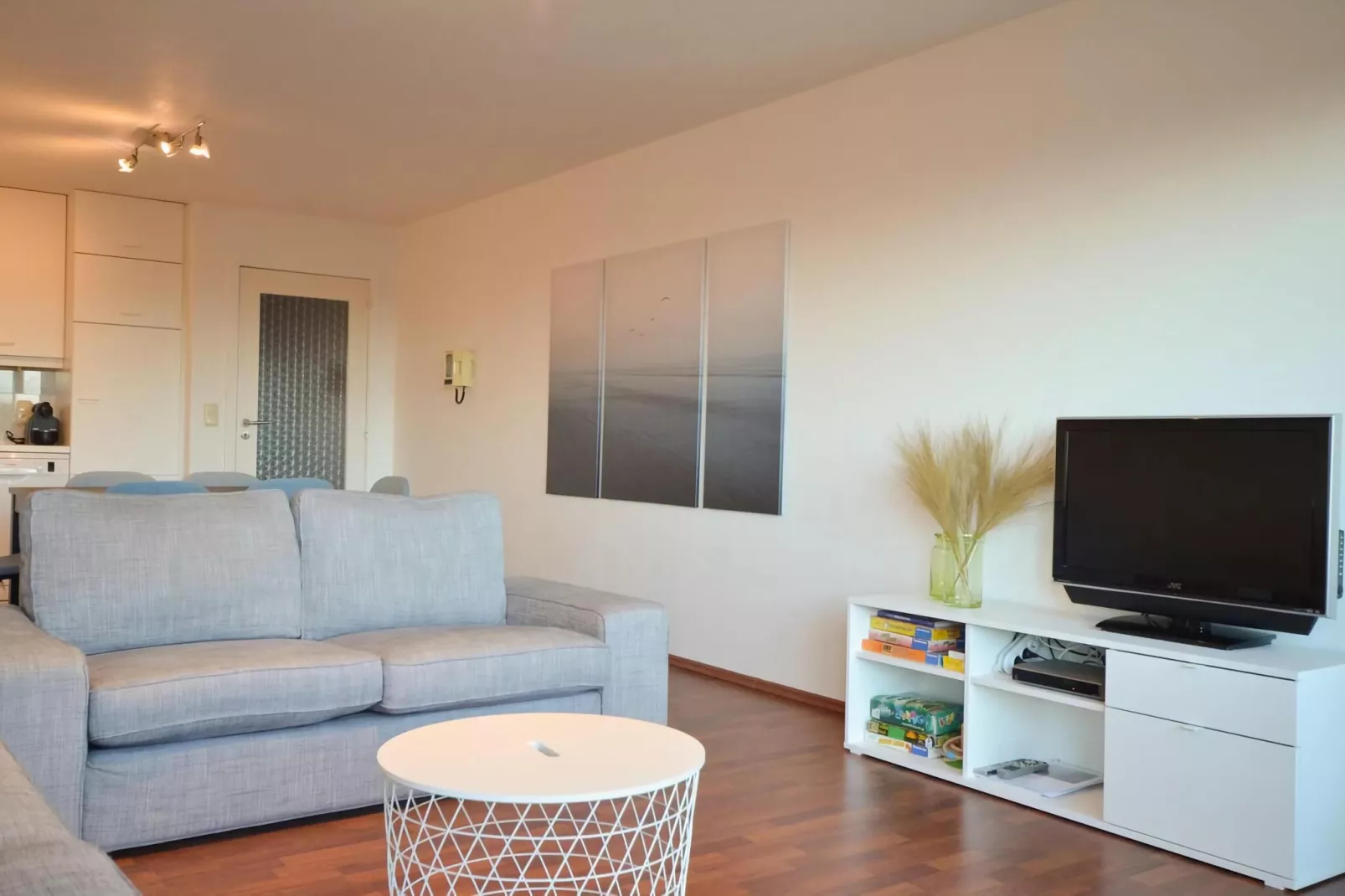 PLAZA A2/2011-Living room