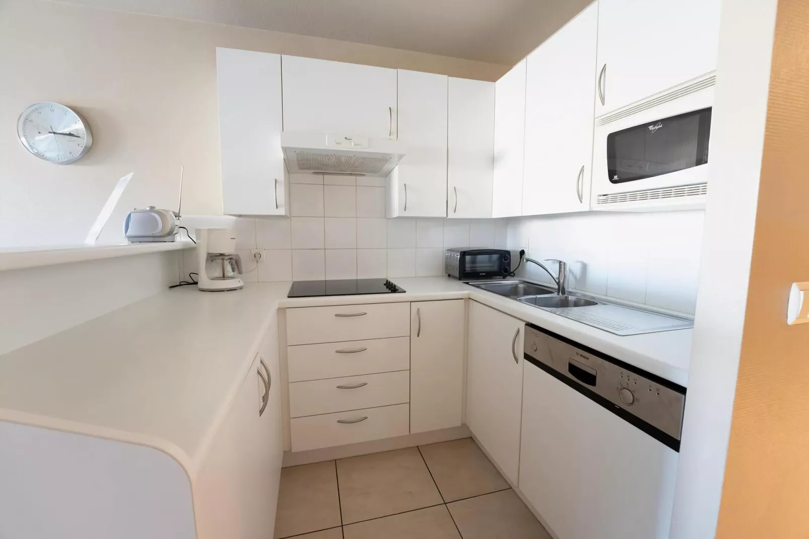 PLAZA A1/A1B01-Kitchen