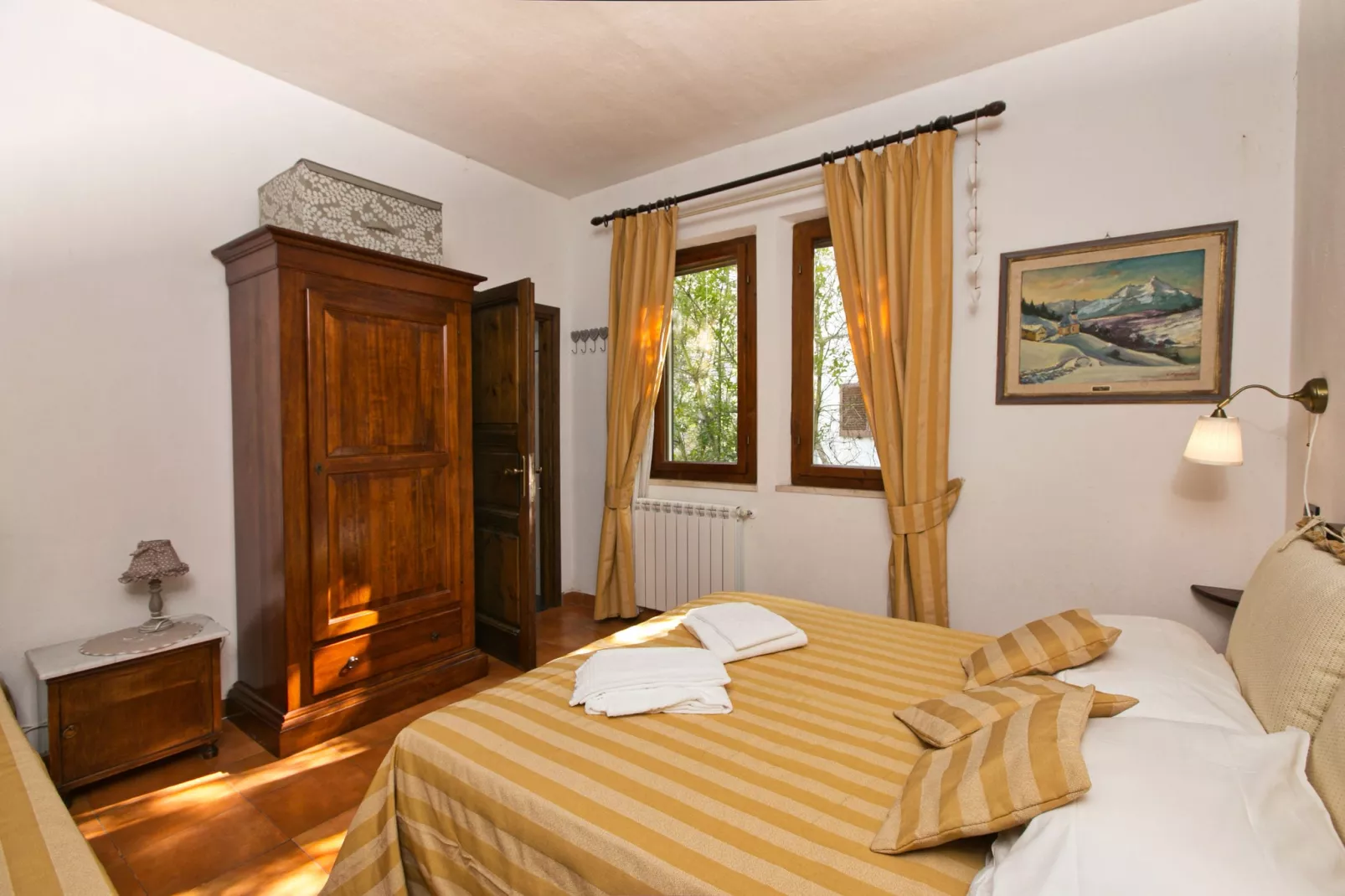 Sassetta Castagno-Bedroom
