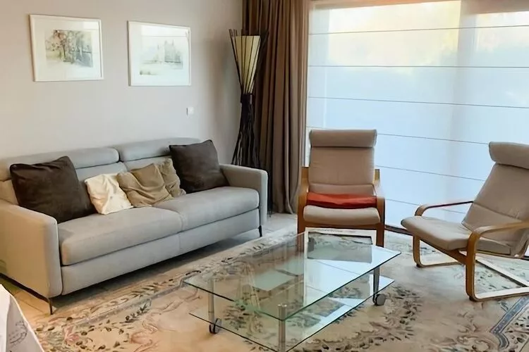 PLAZA A1/A1A02-Living room