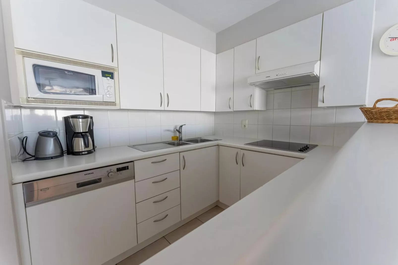 PLAZA A1/A1A02-Kitchen