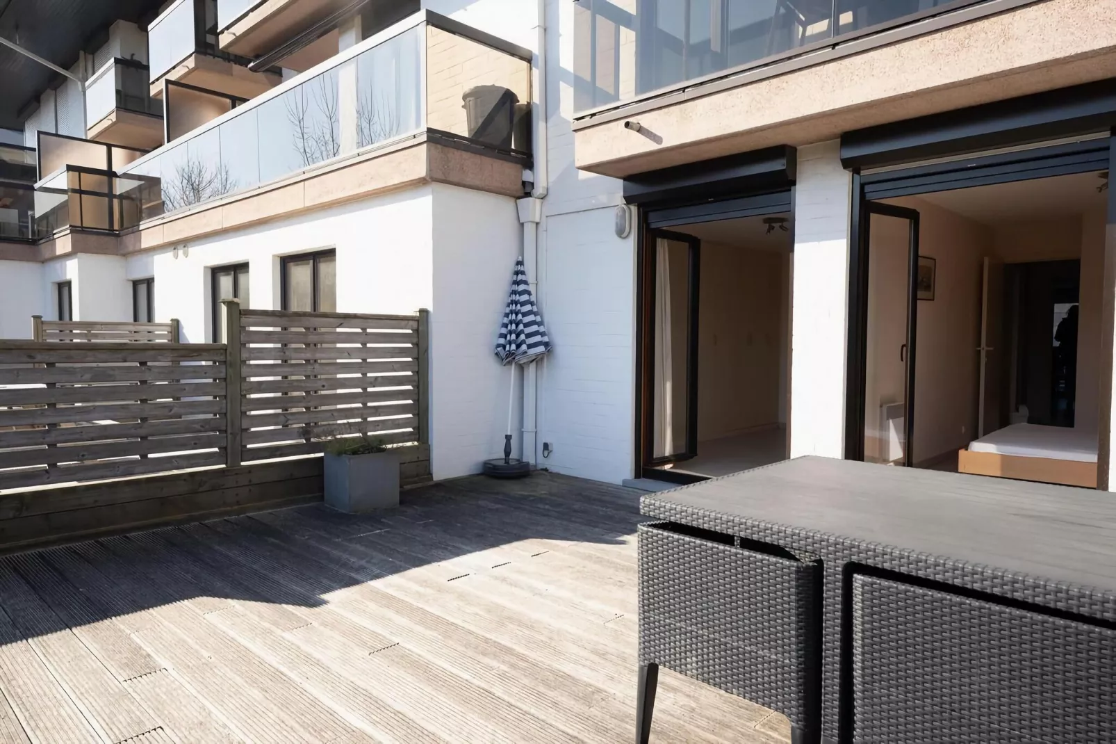 PLAZA A1/A1A02-Exterior summer
