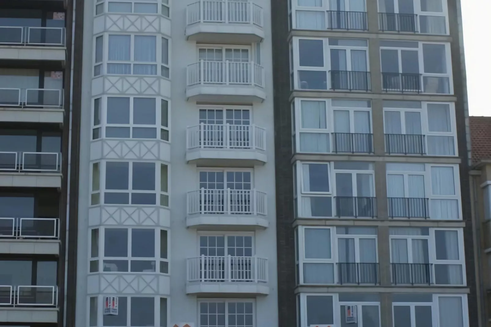 BRITANNI/BRIT0501-Exterior summer