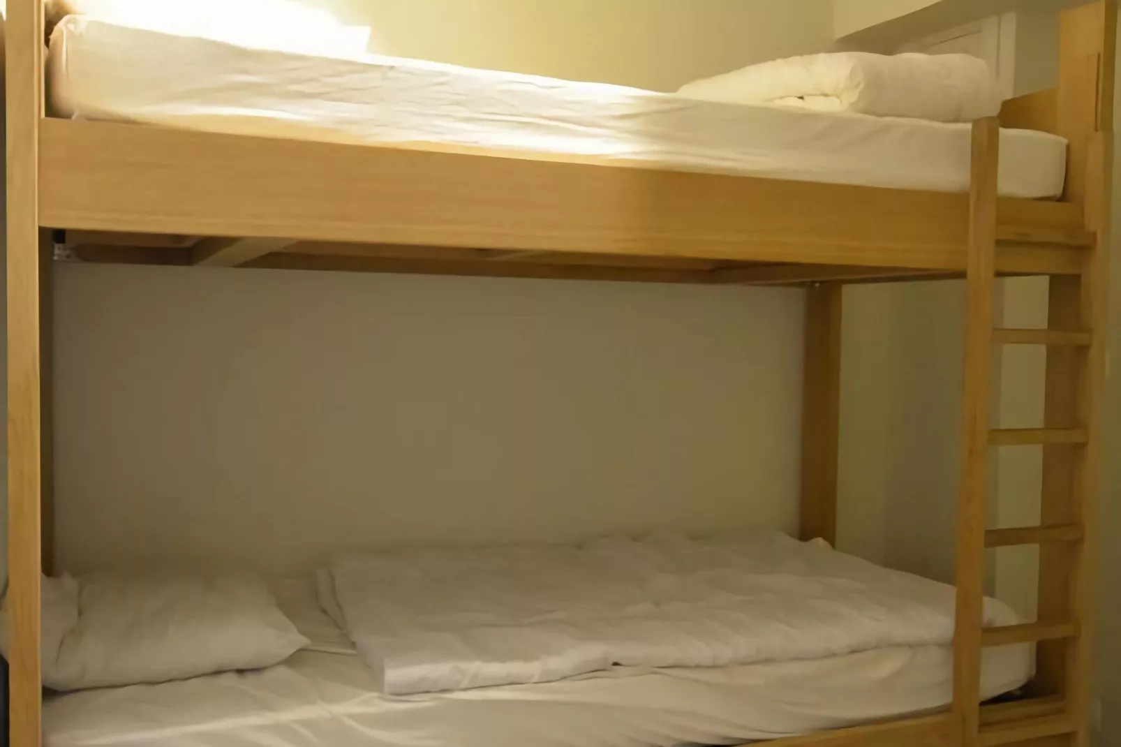 BRITANNI/BRIT0501-Bedroom