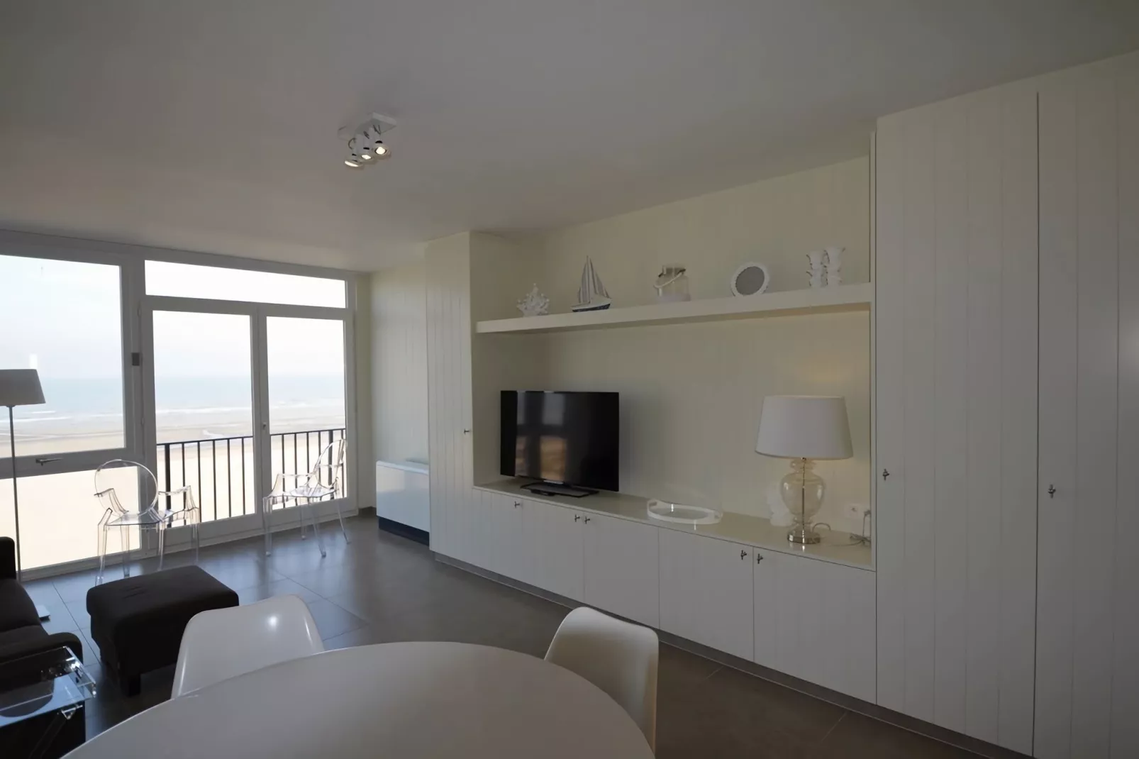 BRITANNI/BRIT0702-Living room