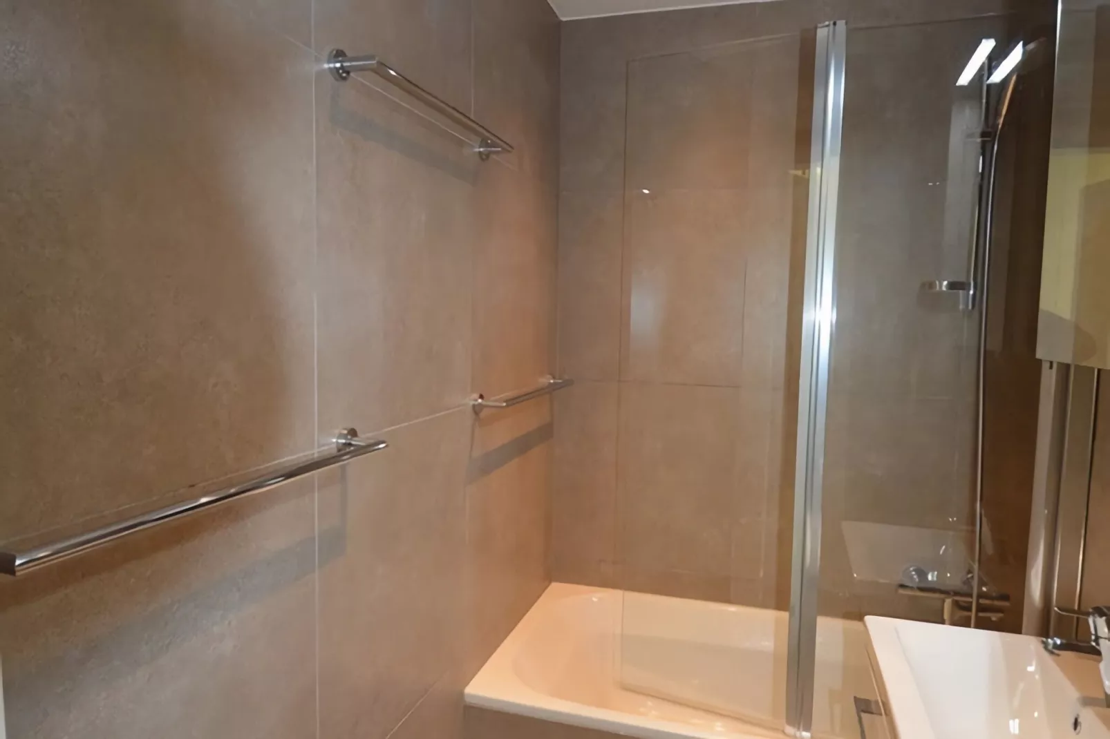 BRITANNI/BRIT0702-Bathroom