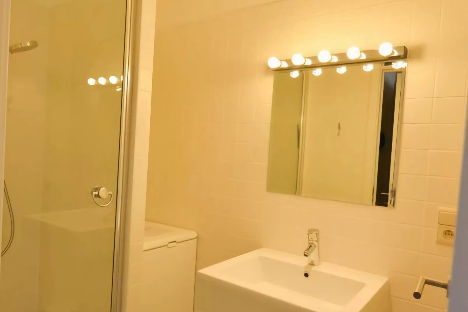 ALEXINE/ALEX0601-Bathroom