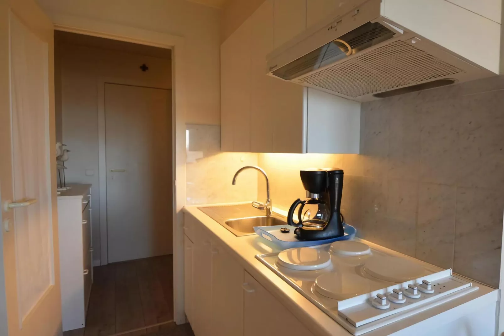 PLAZA Y/Y12-Kitchen