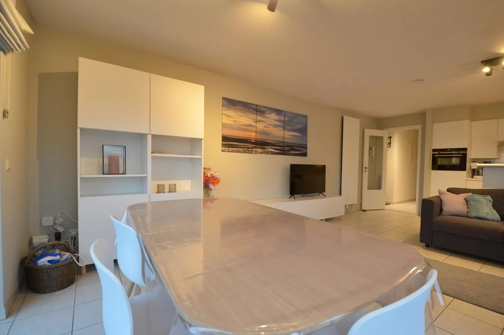 PLAZA Z/Z24-Living room