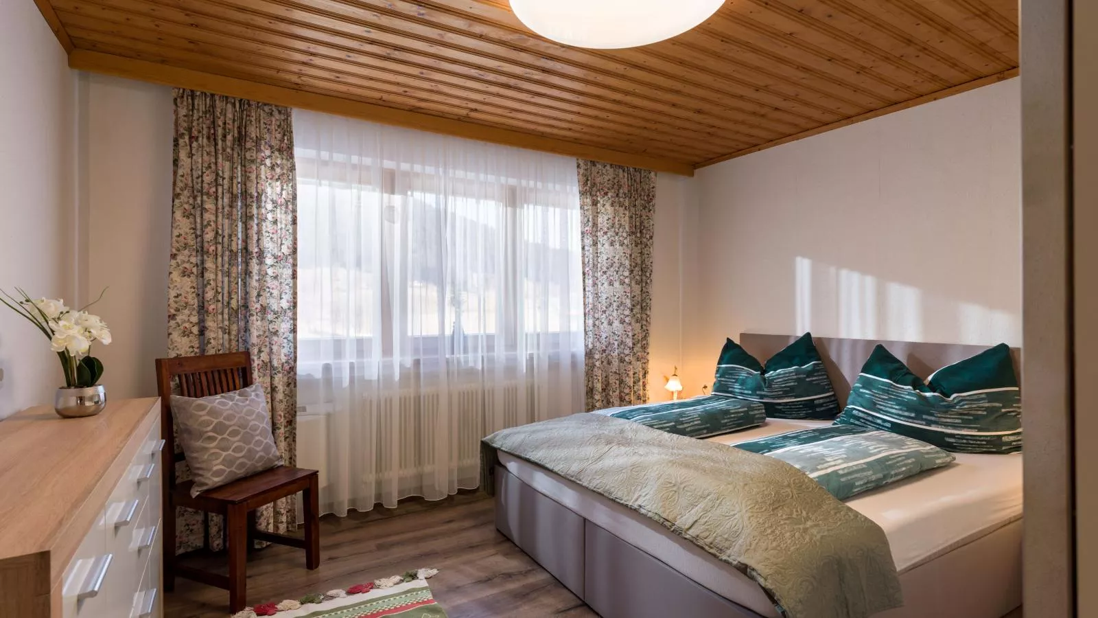 Bei Hanni-Bedroom