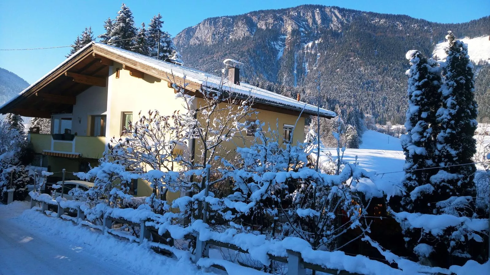 Bei Hanni-Exterior winter