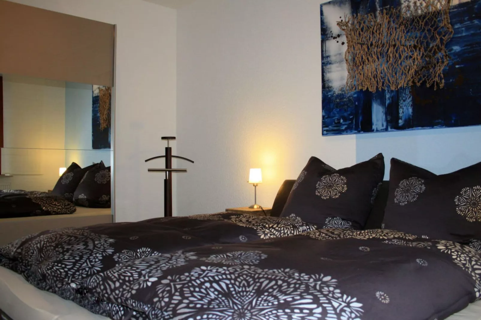 67880-Bedroom