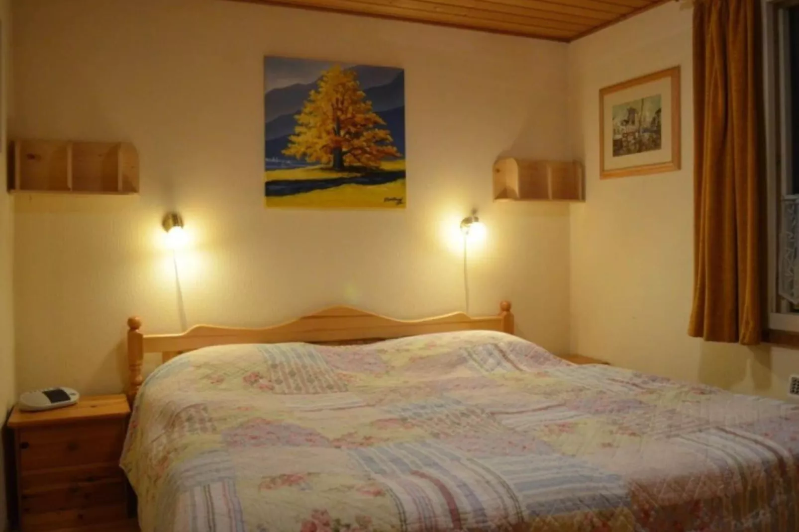 76711-Bedroom