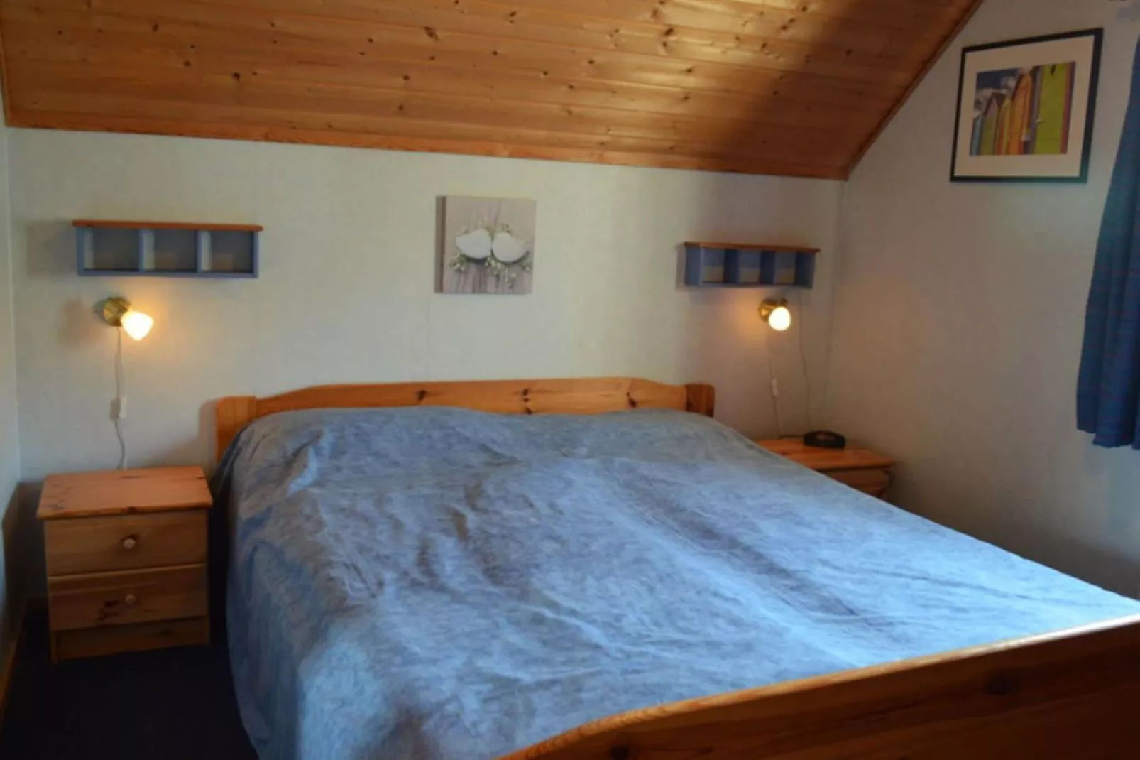 76711-Bedroom