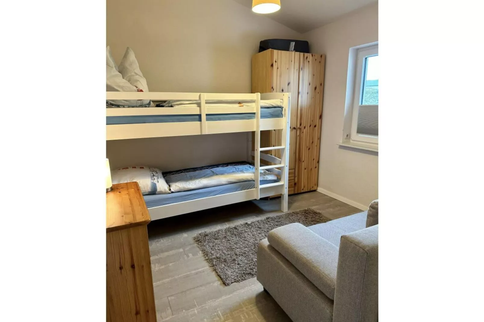 70885-Bedroom