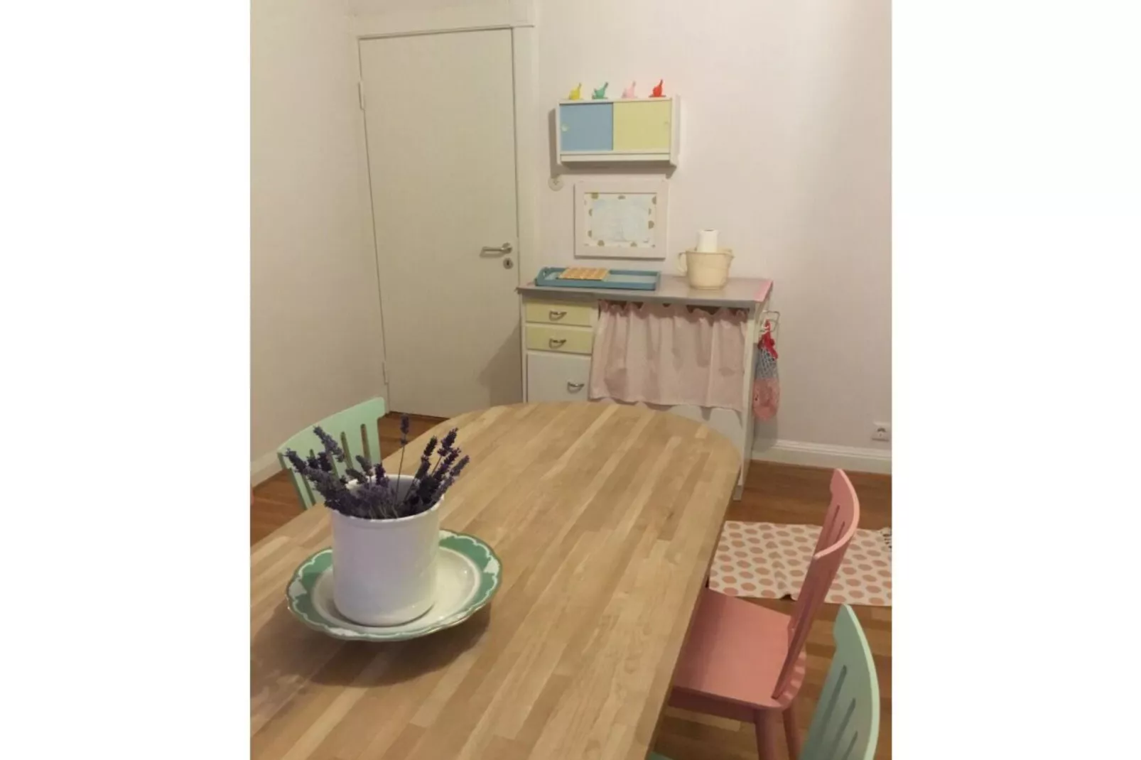 99830-Dining room