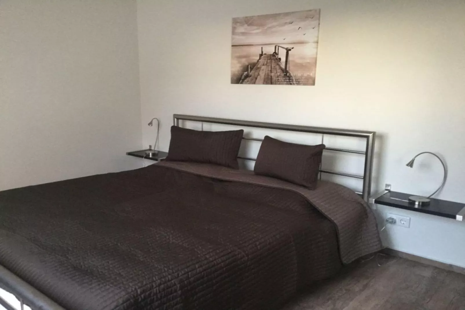 105198-Bedroom