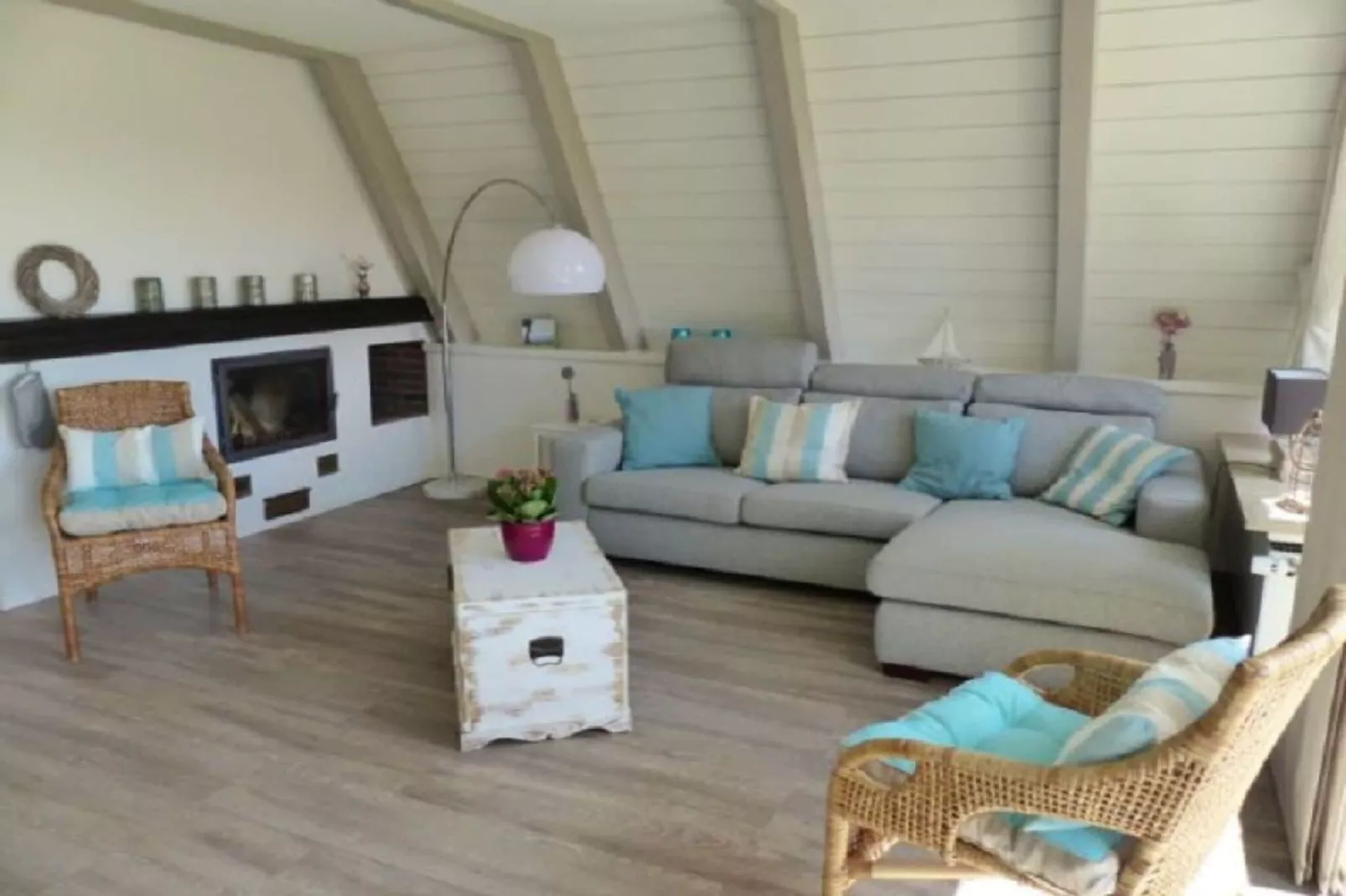 80633-Living room