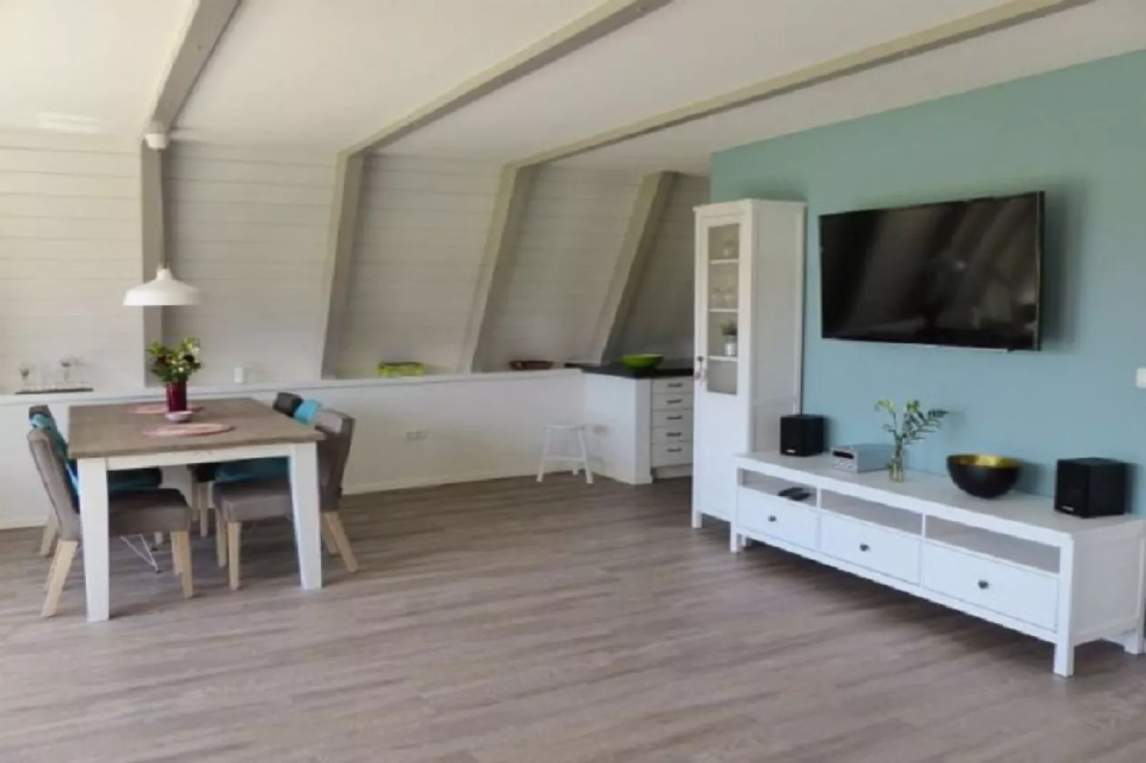 80633-Dining room