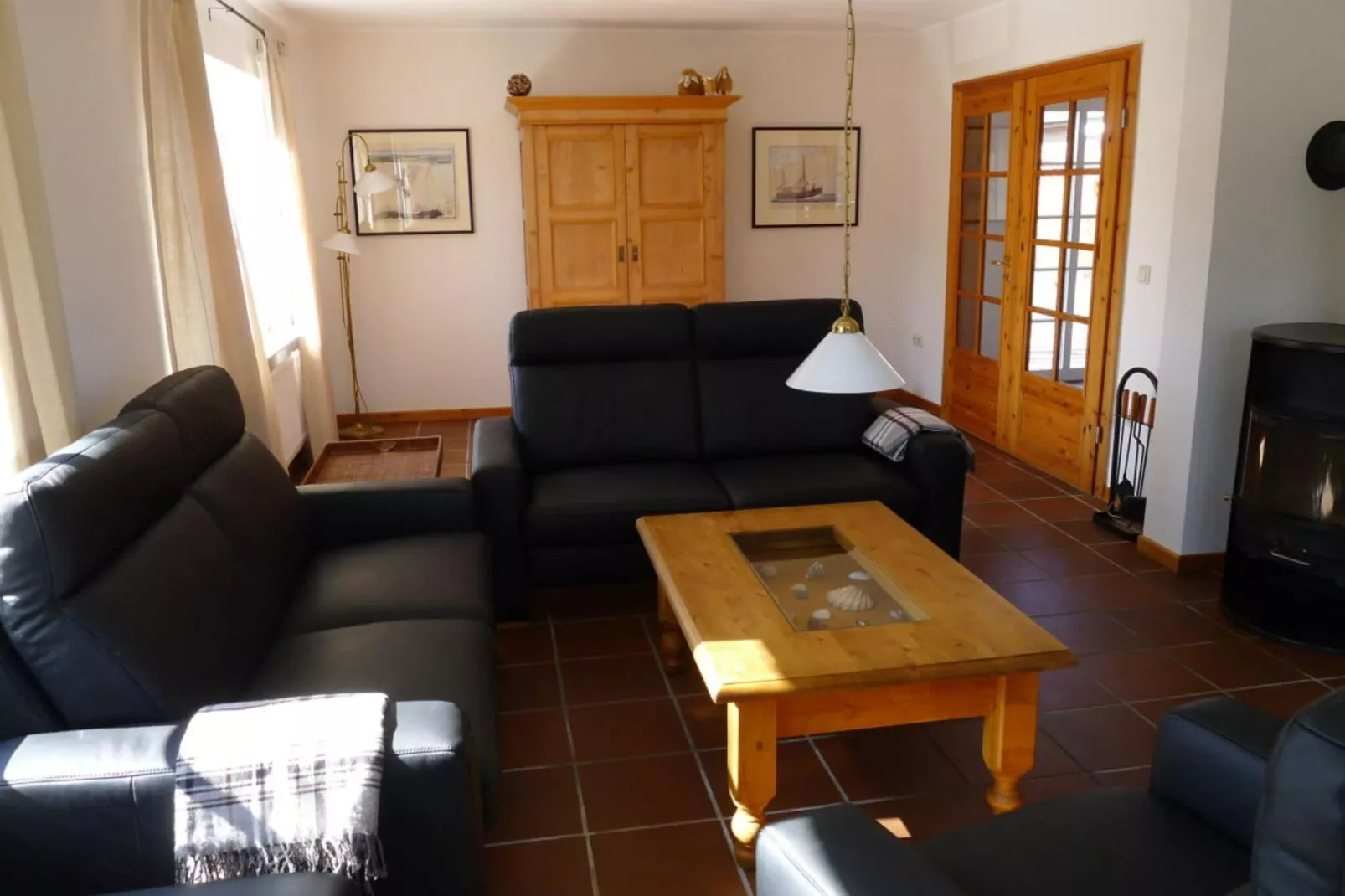 97922-Living room