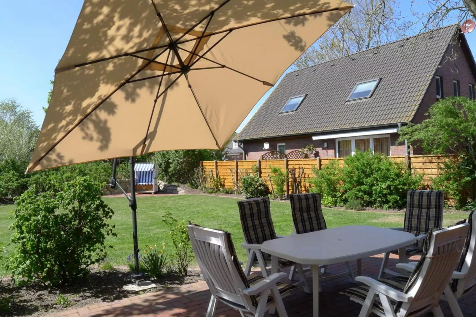 97922-Gardens summer