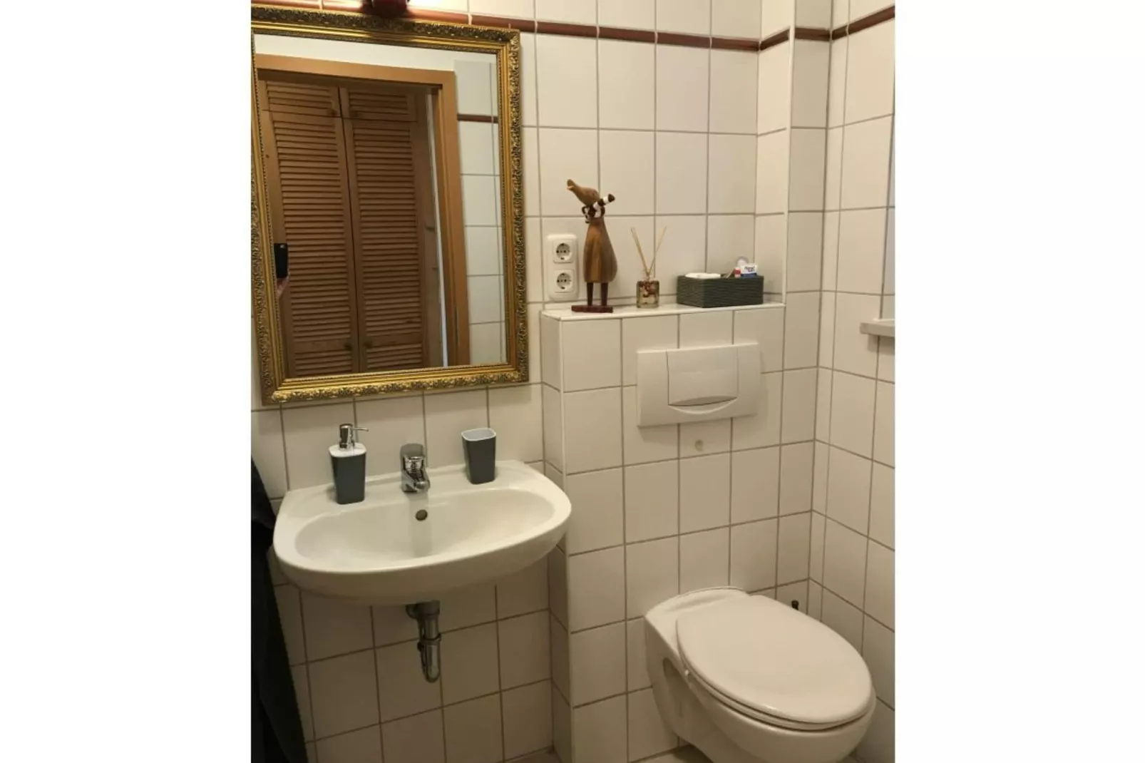 202348-Bathroom