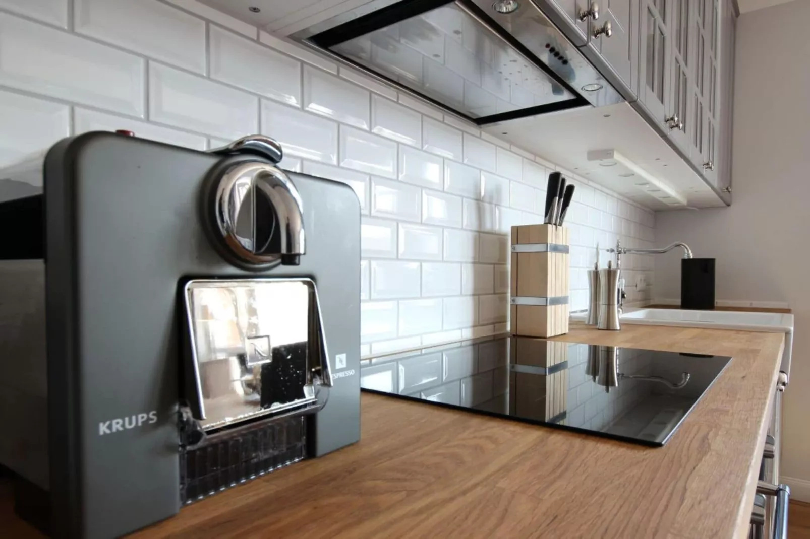 77033-Kitchen