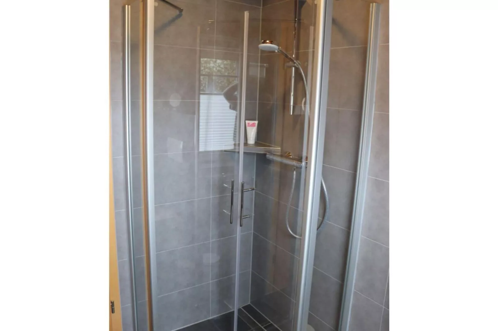 65126-Bathroom