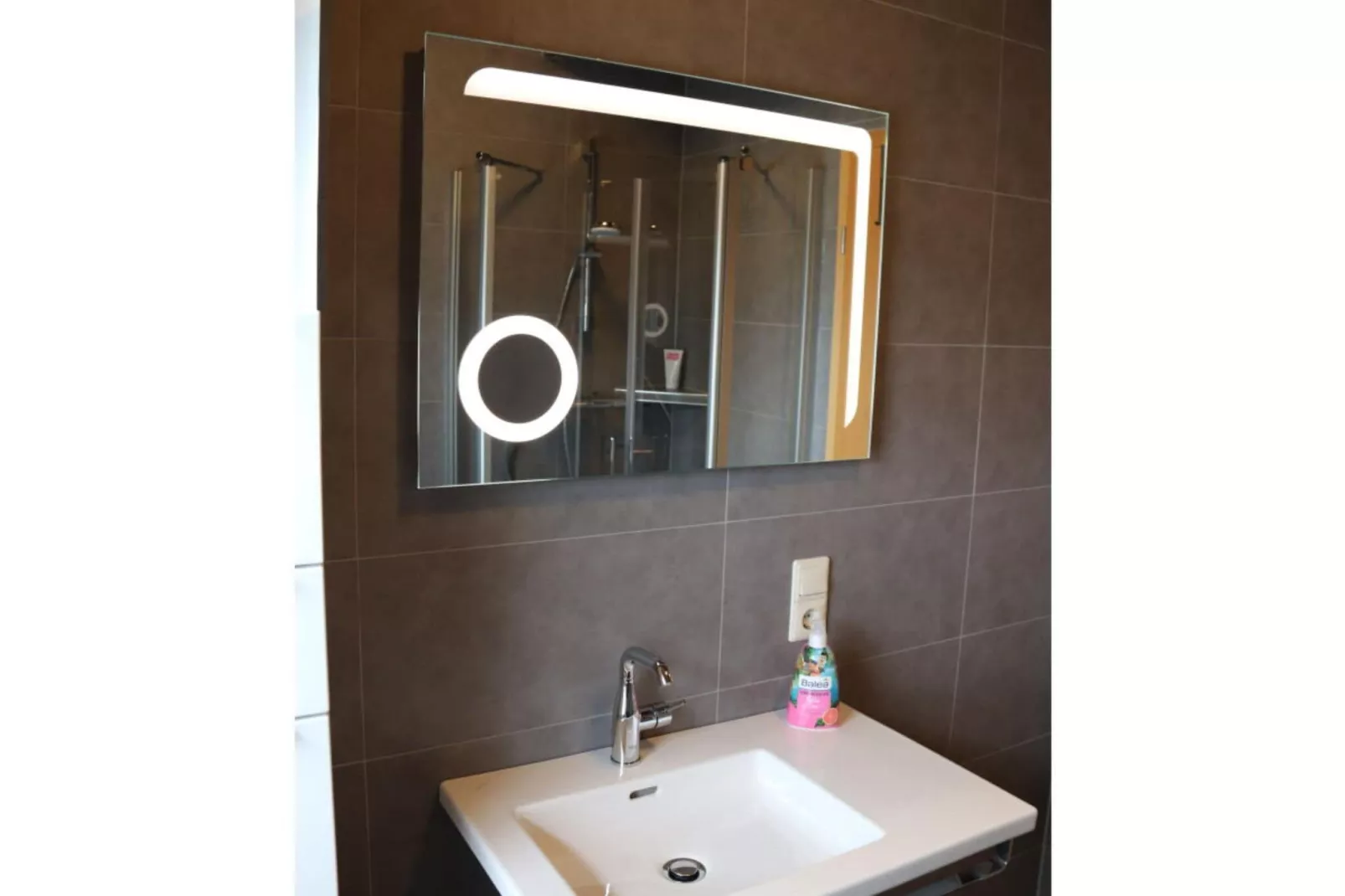 65126-Bathroom
