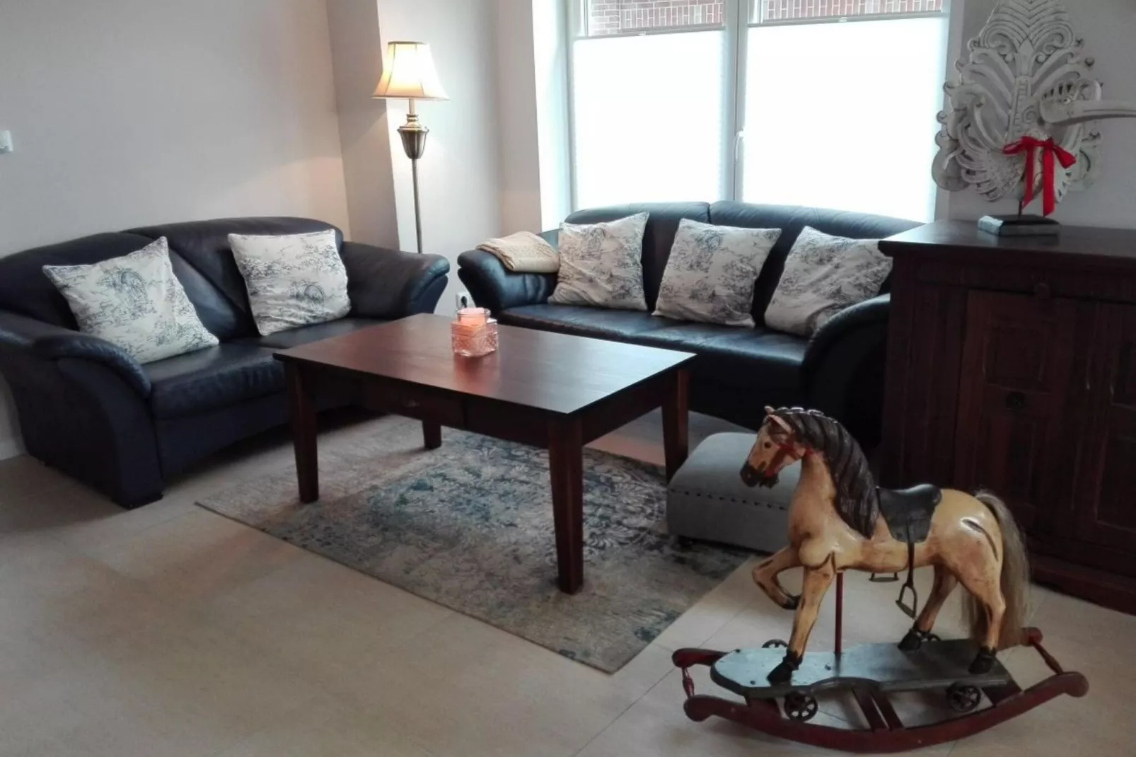 199206-Living room