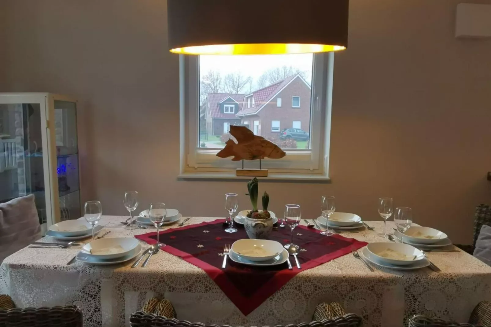 199206-Dining room