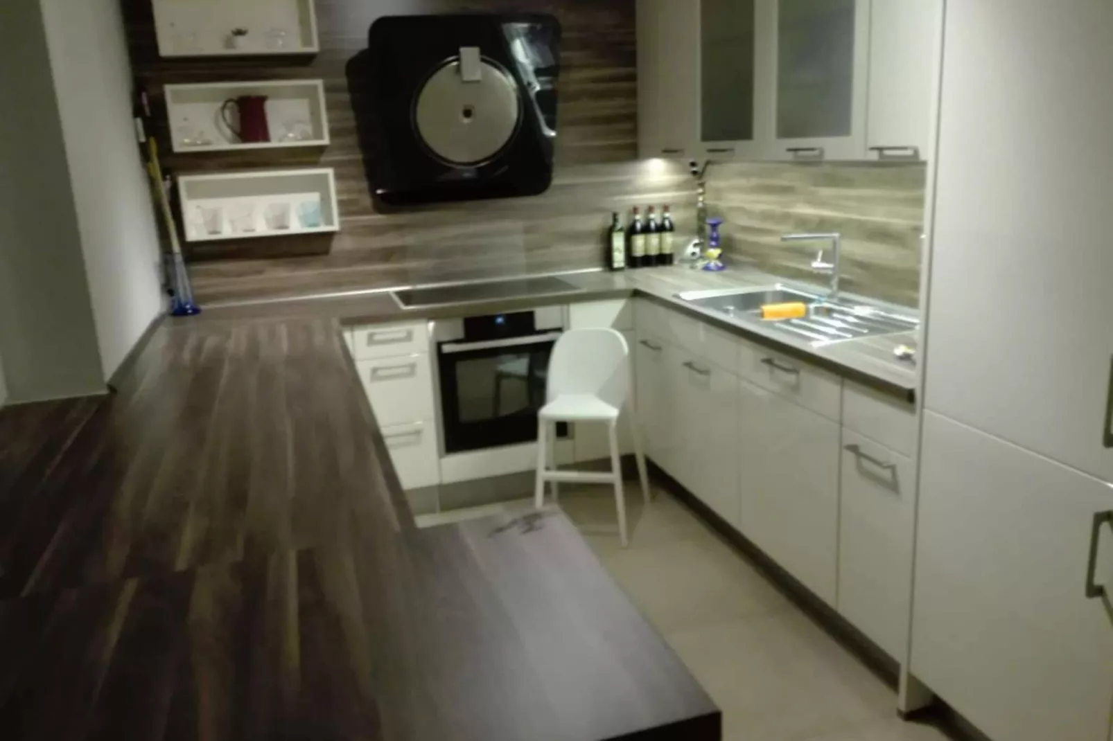 199206-Kitchen