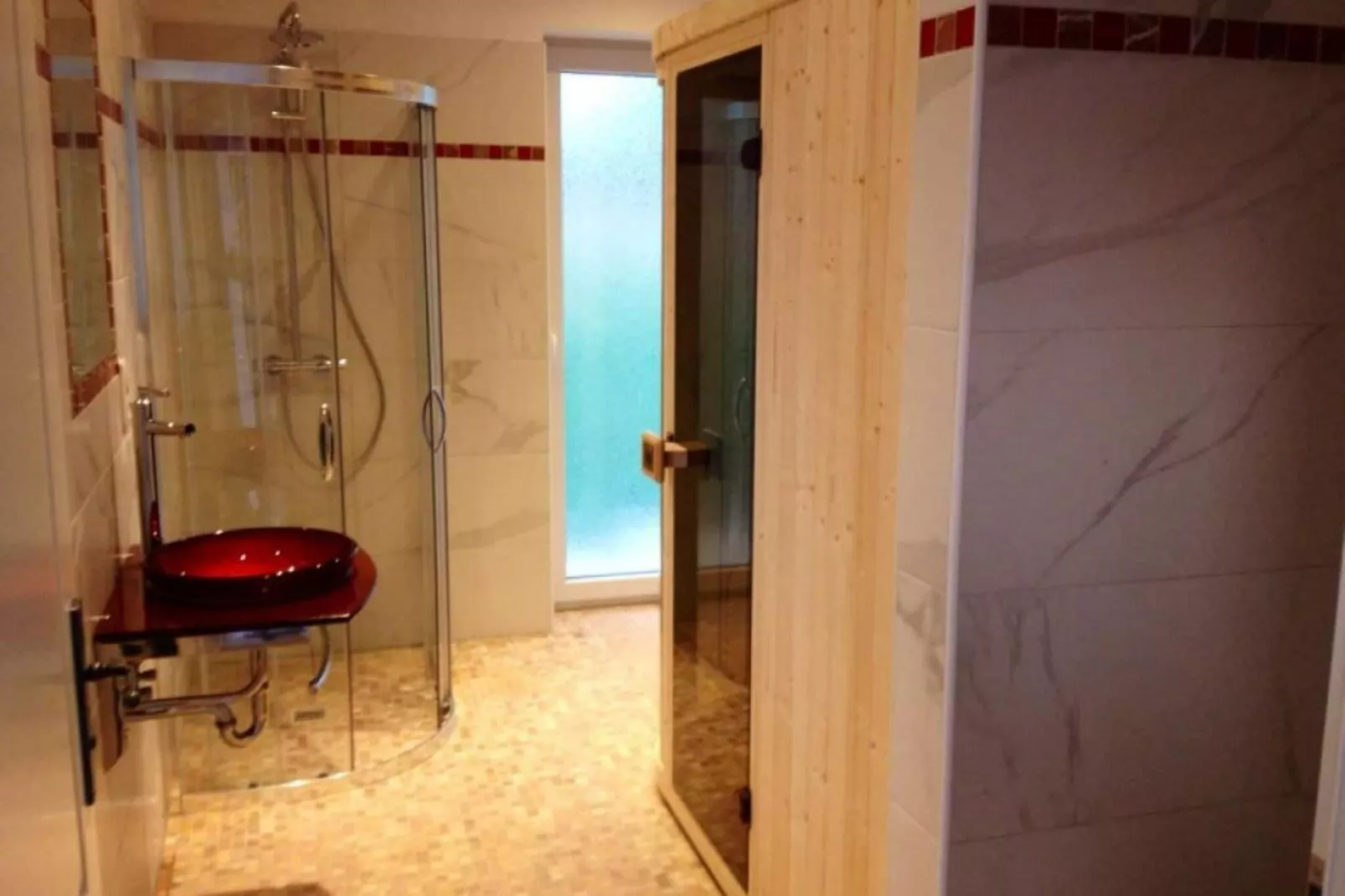 199206-Bathroom