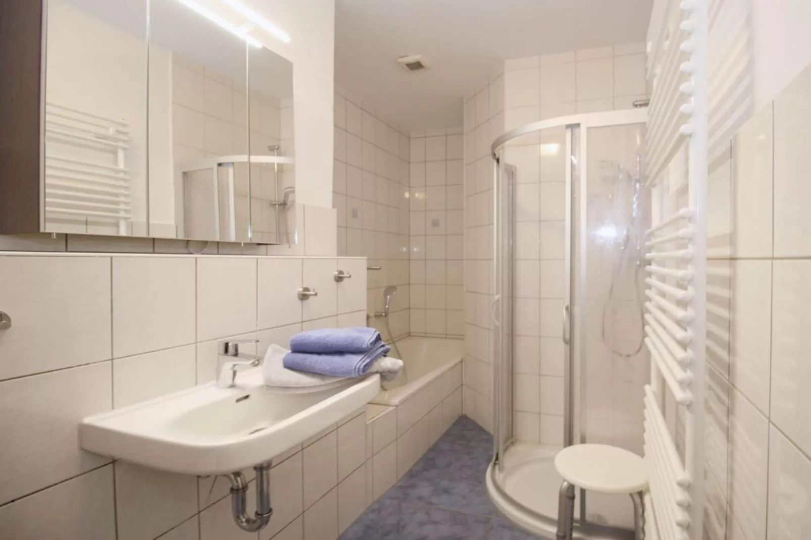 85377-Bathroom
