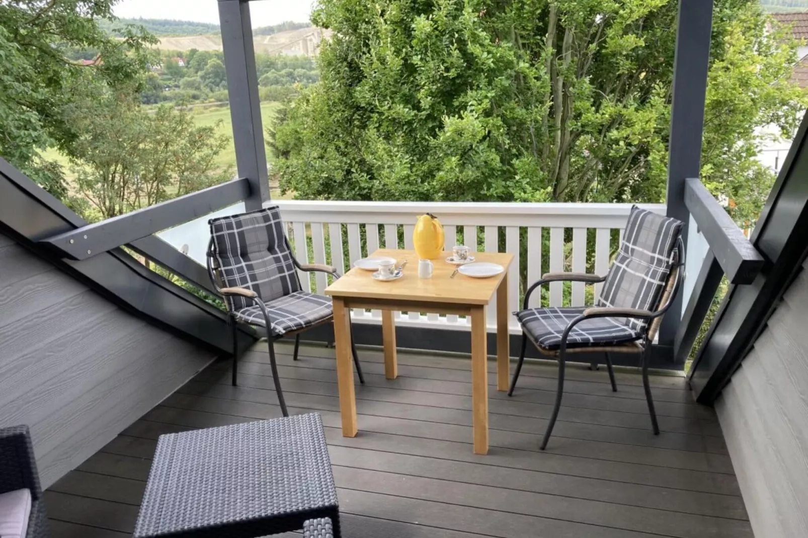 139767-Terrassenbalkon