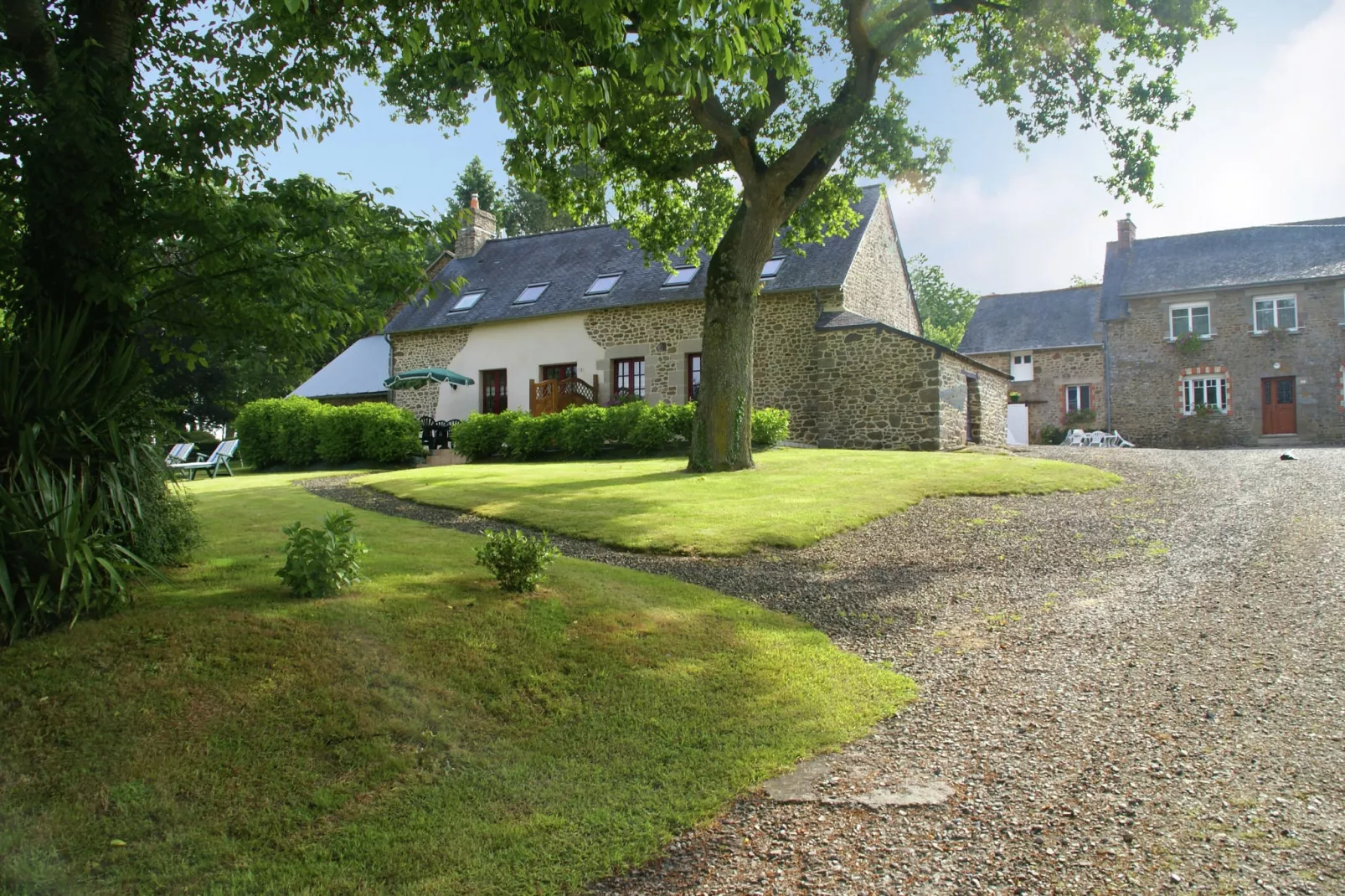 Maison à 1/2h du Mont Saint Michel-Außenbereich Sommer