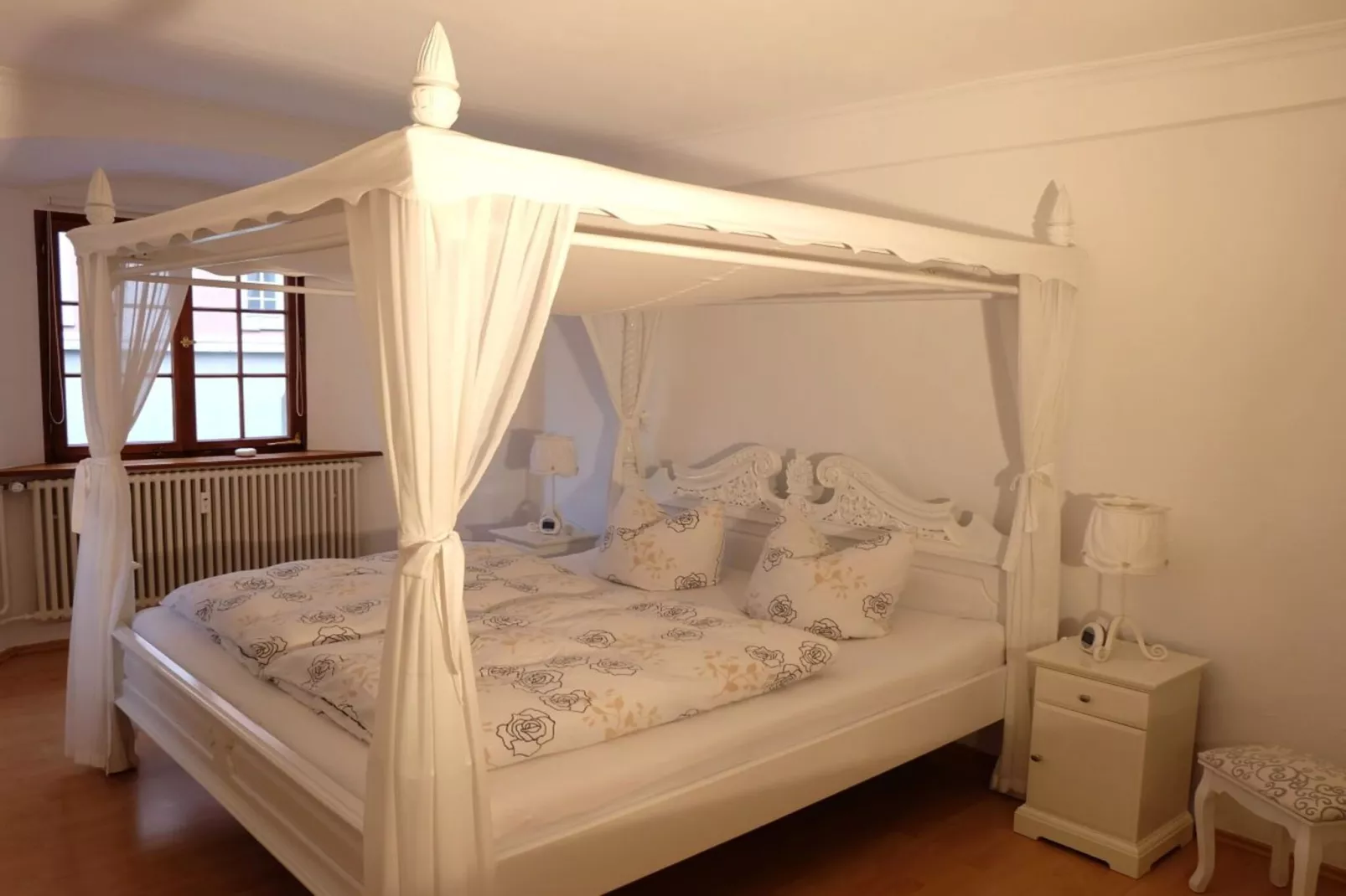 179376-Bedroom