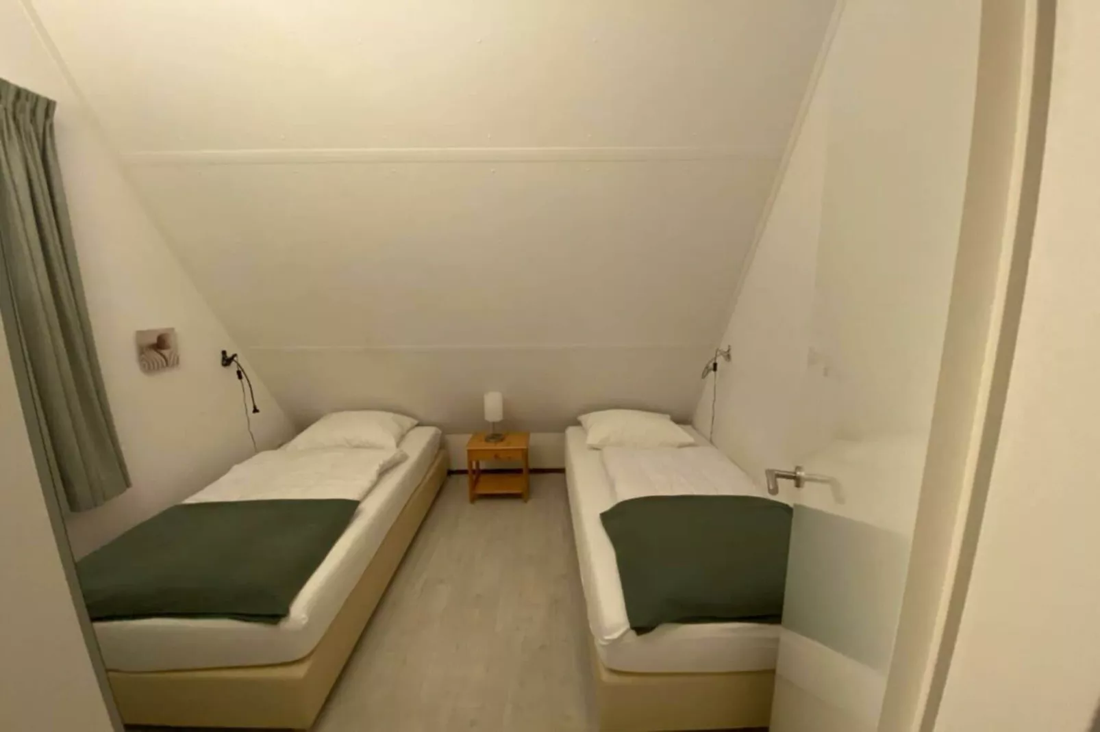 180530-Bedroom