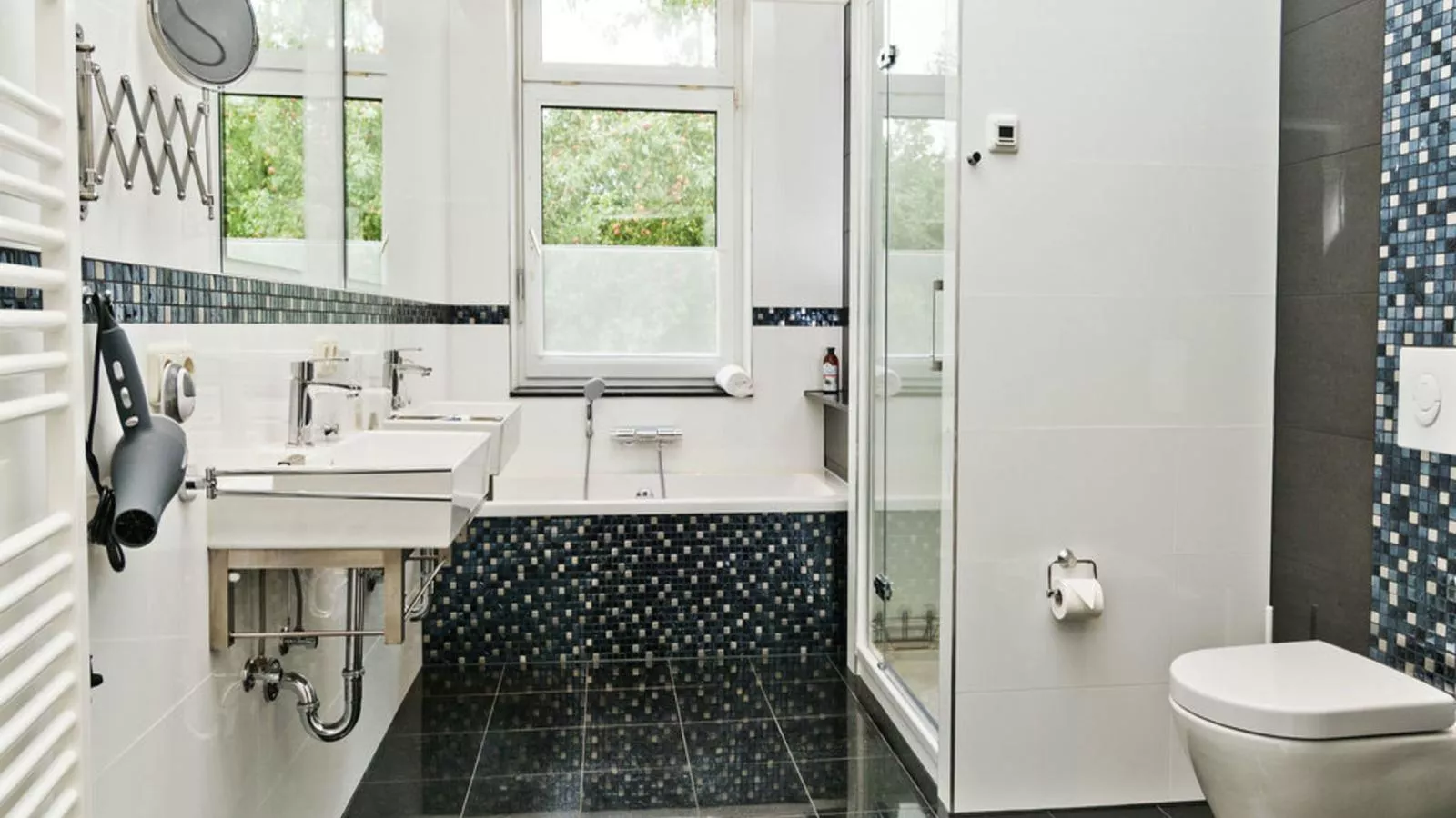 Oude Pastorie en Dorpsschool Netze-Waldeck-Bathroom