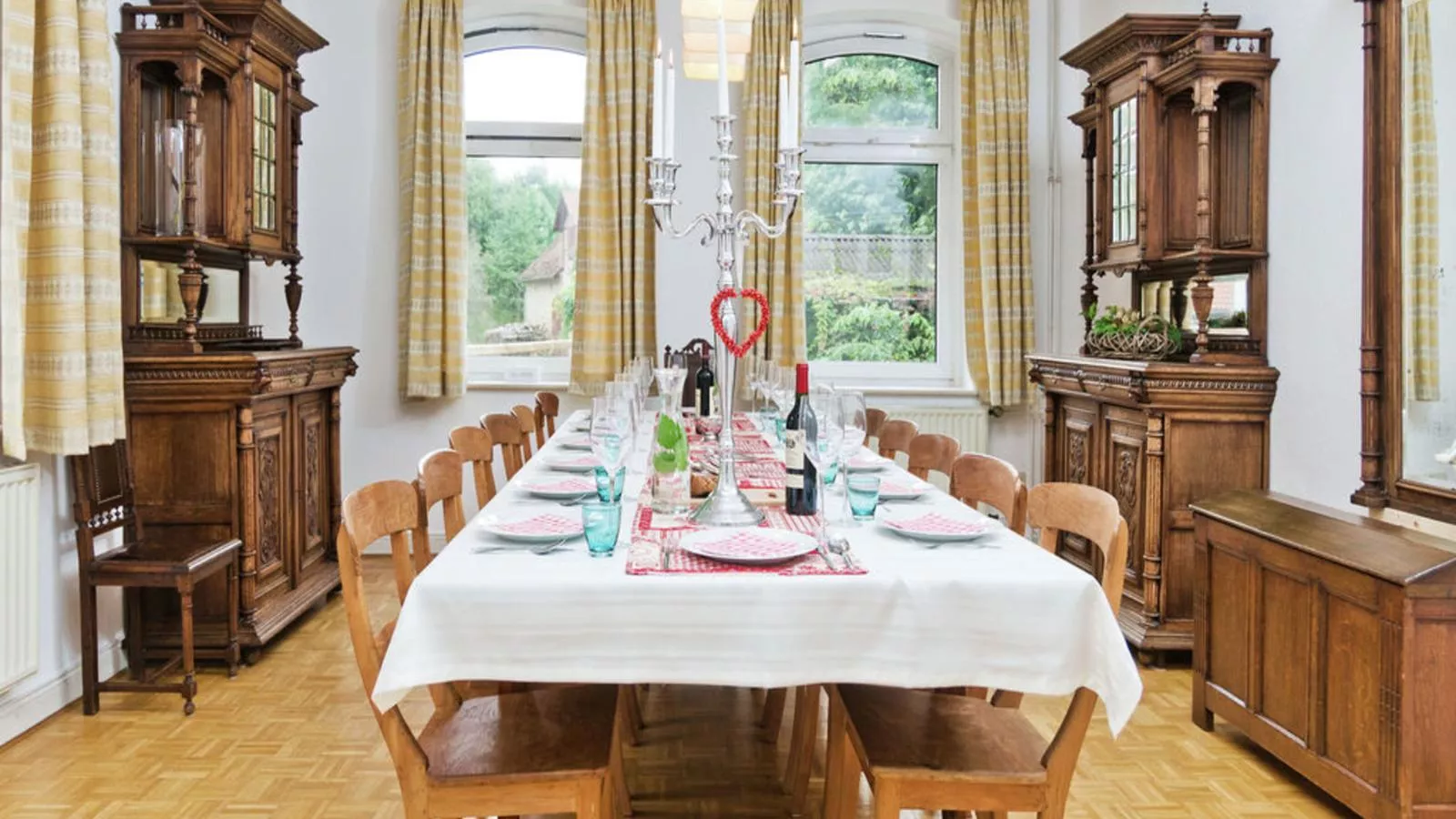 Oude Pastorie en Dorpsschool Netze-Waldeck-Dining room