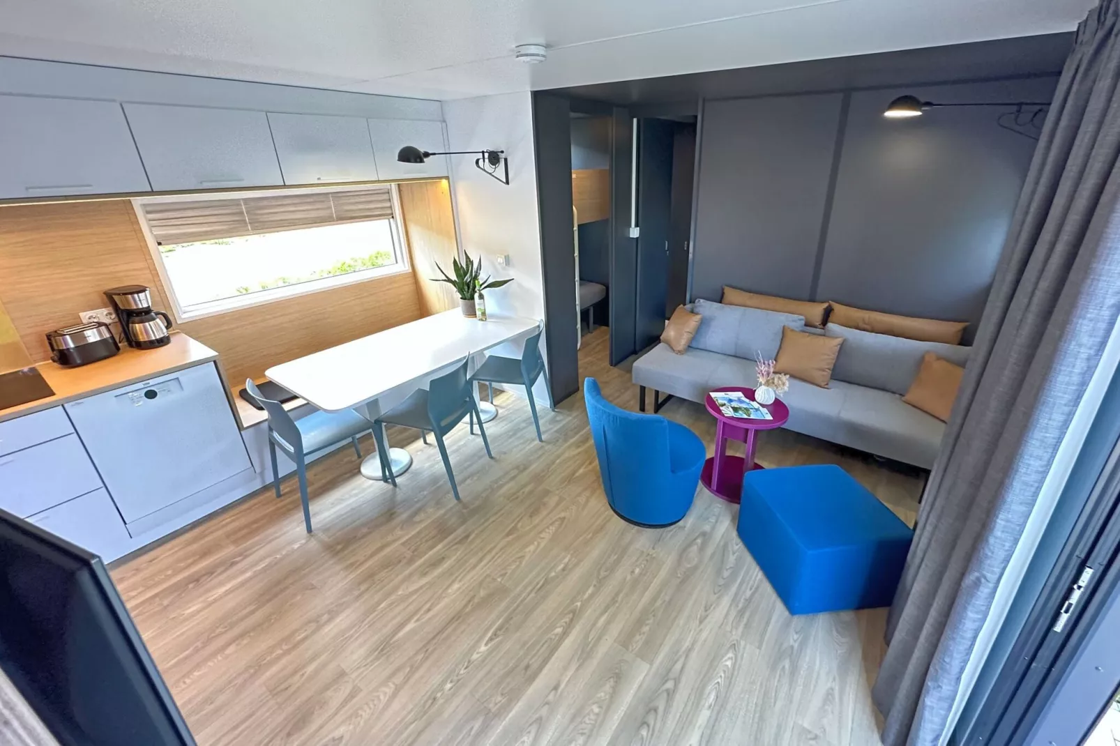FERIENDORF SEEBLICK - Tiny Chalet am Eixendorfer See-Living room
