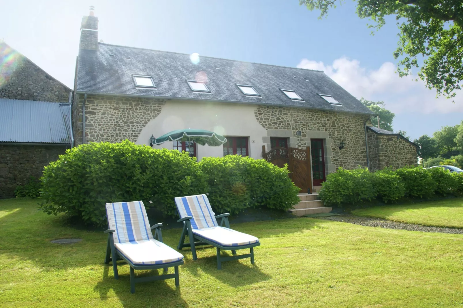 Maison à 1/2h du Mont Saint Michel-Gärten Sommer