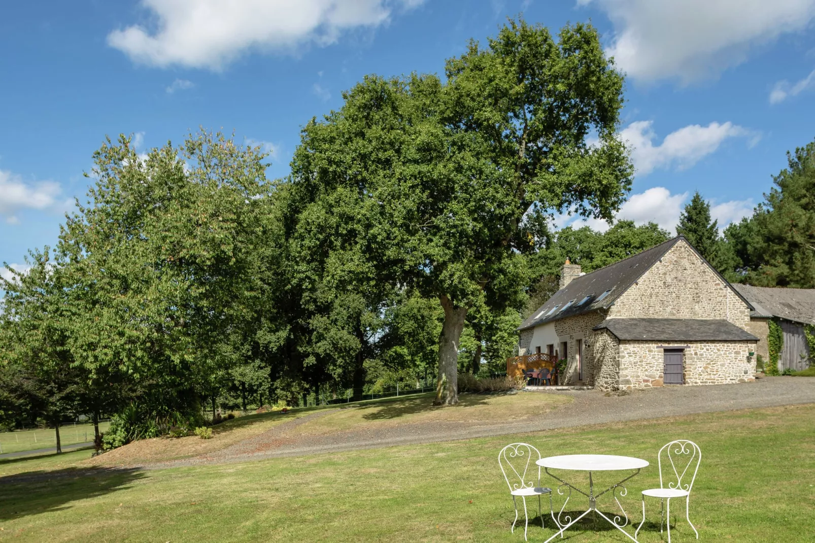 Maison à 1/2h du Mont Saint Michel-Gärten Sommer