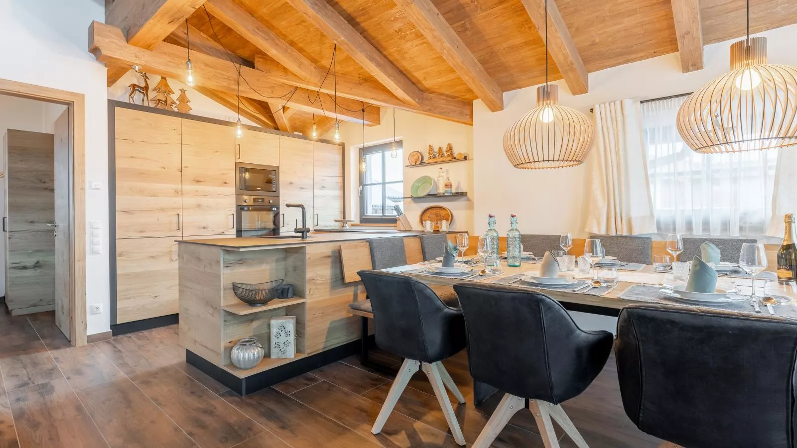 Tauernlodge Wagrain Edelweiss 42E-Dining room